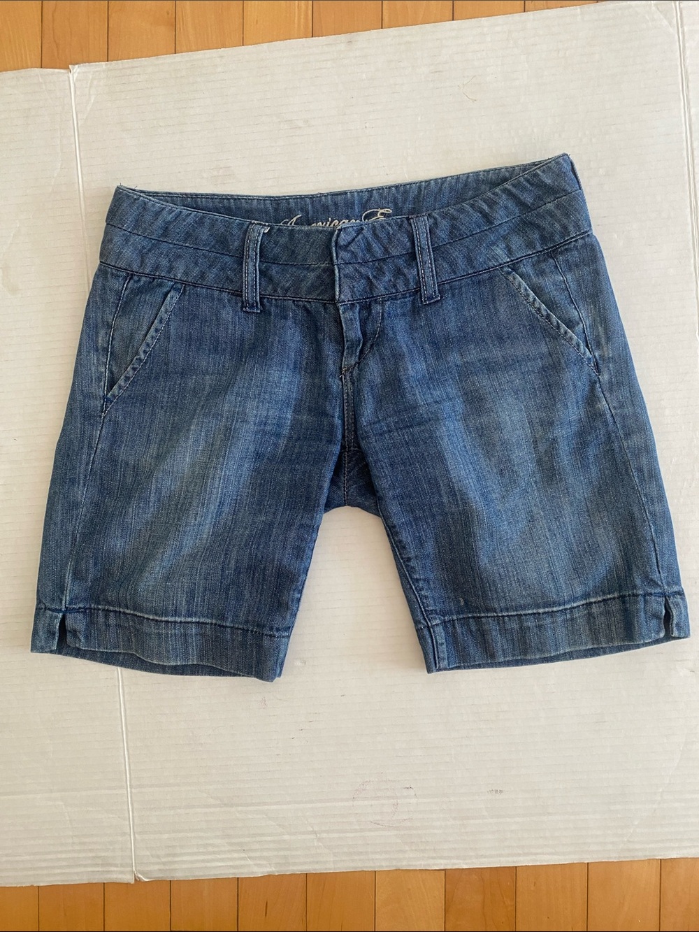 American Eagle Outfitters Blue Denim Jean Shorts Size 0
